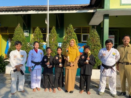 SD Negeri Yogyakarta Hari Pertama MPLS