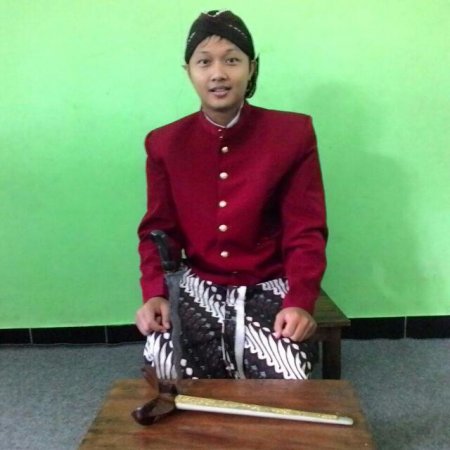 SD Negeri Yogyakarta kamis pahing mengenakan baju adat daerah