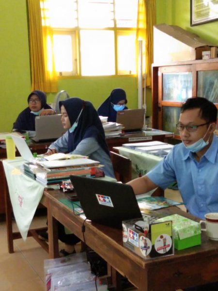 SD Negeri Yogyakarta kegiatan belajar mengajar dalam jaringan (daring)