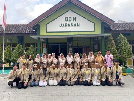 SD Negeri Yogyakarta Kunjungan Mahasiswa PPL dari UGM
