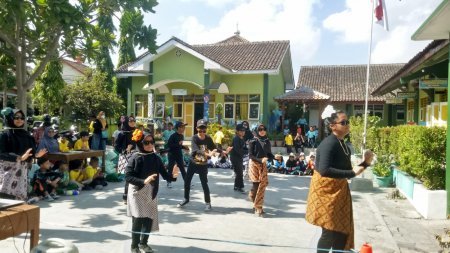 SD Negeri Yogyakarta Lomba Senam Kreasi Peringatan Haornas SD Jaranan 2023