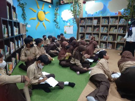 SD Negeri Yogyakarta MPLS hari ketiga