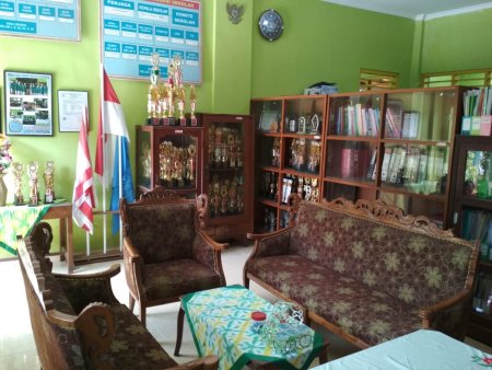 SD Negeri Yogyakarta ruang tamu