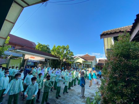 SD Negeri Yogyakarta Senam Pagi 